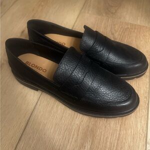 NWOB Blondo penny loafer size 9